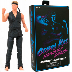Johnny Lawrence Cobra Kai Diamond Select Figura en VHS